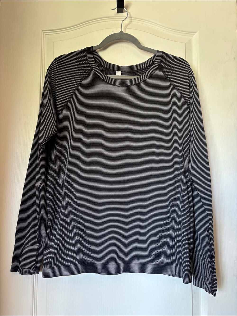 Athleta Women's Black & Gray Striped Long-Sleeve Crew